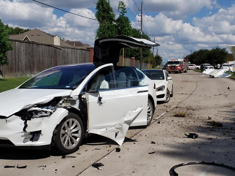 Illustration for article titled Plane Vs Tesla Model X, No, I’m Not lying (This Time)